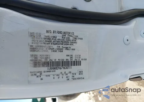 2007 Lincoln Town Car Signature Limited z USA, uszkodzony, nr VIN 1LNHM82V67Y630711